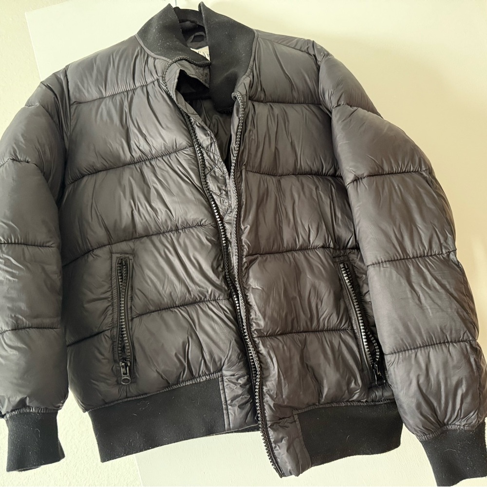 GAP Women’s Charcoal Puffer Jacket